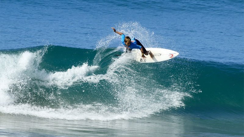 Carving on a punchy day at the south end, Awana (GBI) surf spot, Auckland / Rodney, New Zealand.