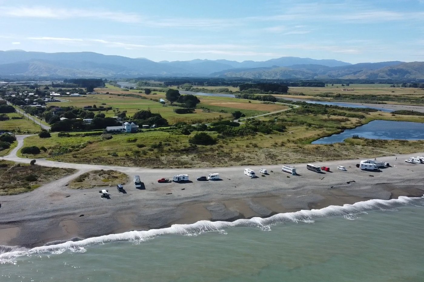 Surfing at Chur Ōtaki, Chur Ōtaki surf spot, Wellington / Wairarapa, New Zealand.