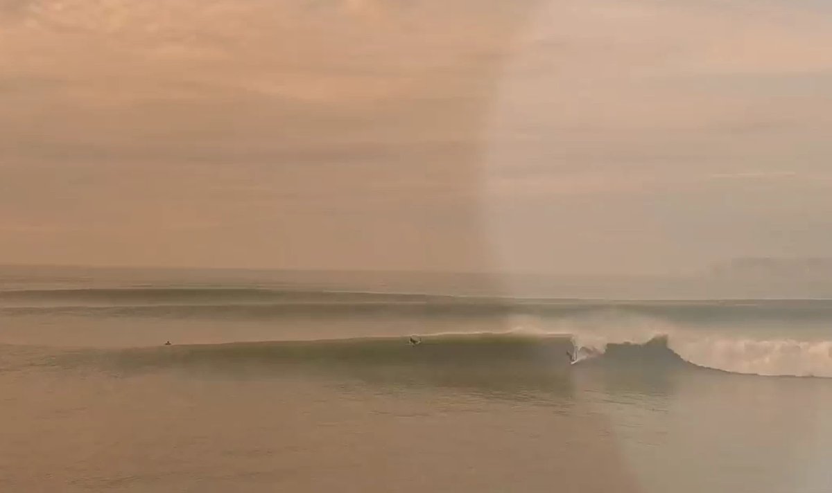 Gizzy Pipe surf, Gizzy Pipe surf spot, Gisborne / East Cape, New Zealand.