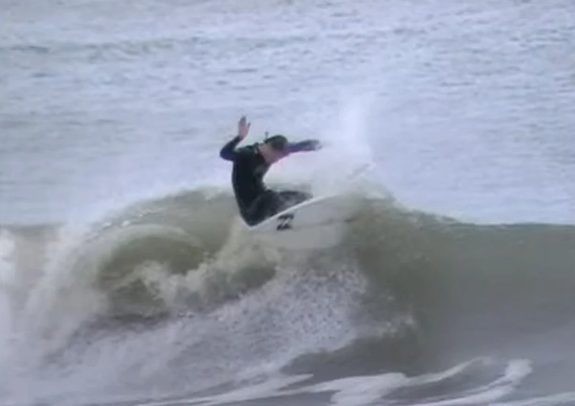 Bigger Matatā day with the local crew on it. The river-mouth banks shape up best on solid NE swells with SW winds, Matatā sur