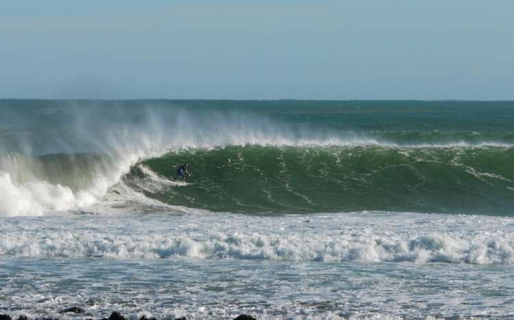 Bigger Ngarunui day with the south end firing. When the points are too heavy, the inside beach can still deliver size and for