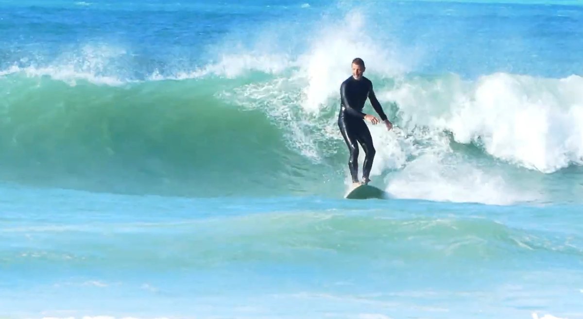 Sharing the lineup with locals, Onetangi (Waiheke) surf spot, Auckland / Rodney, New Zealand.