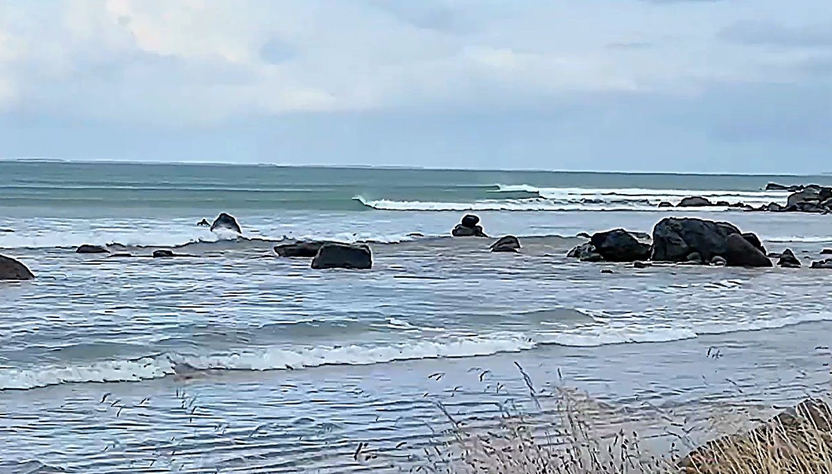 Riverton surf, Riverton surf spot, Catlins / Southland, New Zealand.