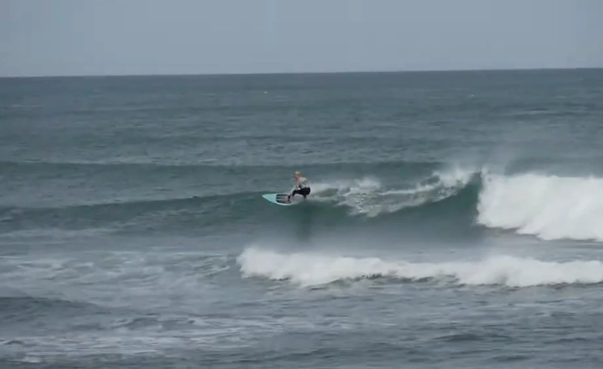 Clean snap on the inside at Ruapuke. The wave gets hollow on bigger swells with form for intermediate and experienced surfers